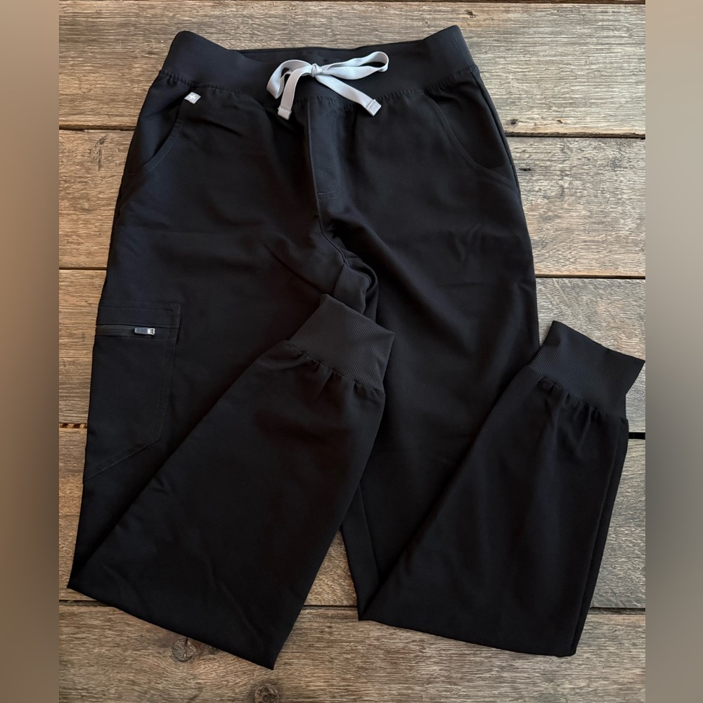 FIGS Black Zamora jogger scrub pants XS